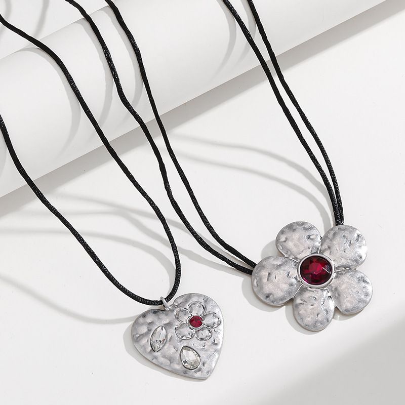 Nordic Style Heart Shape Flower Zinc Alloy Plating Inlay Glass Women's Necklace