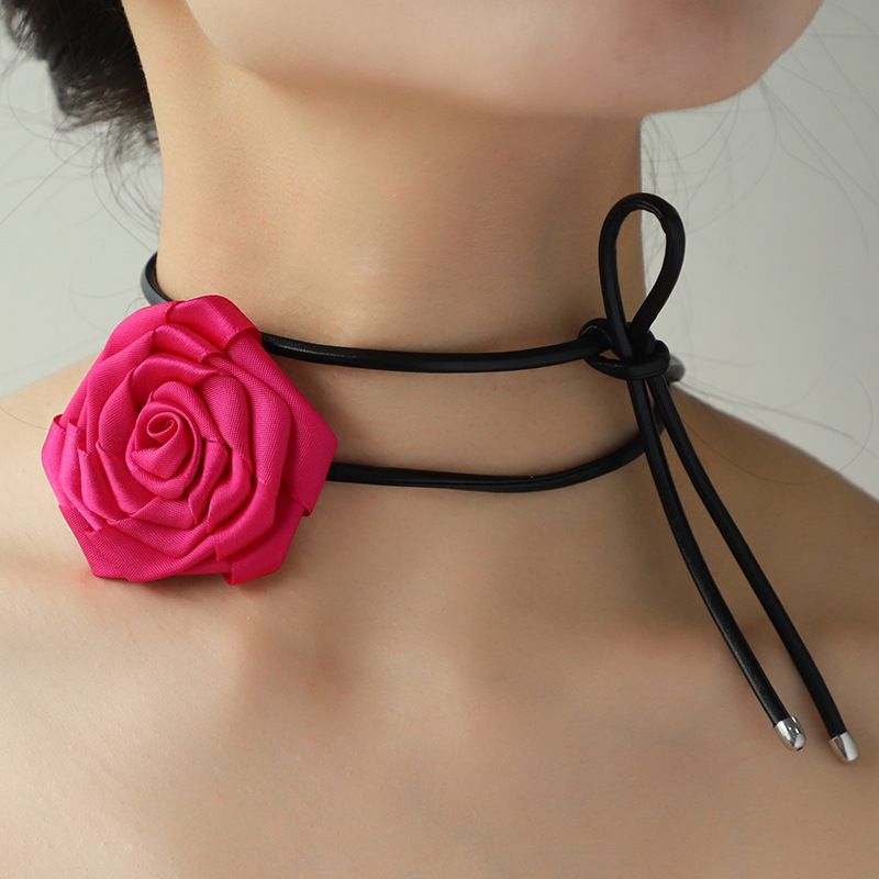 Estilo IG Señora Estilo Moderno Rosa Aleación Tela Cobre Mujeres Collar