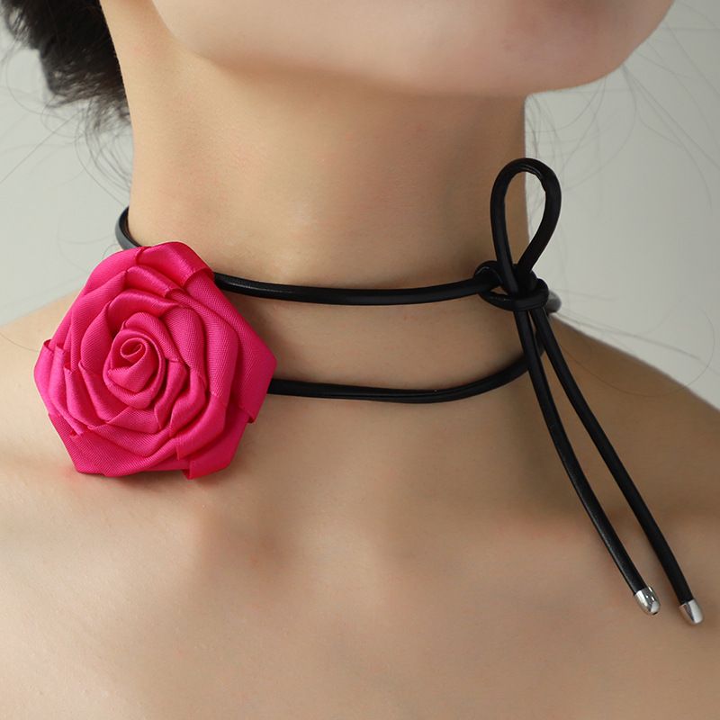 IG-Stil Dame Moderner Stil Rose Legierung Tuch Kupfer Frau Halskette
