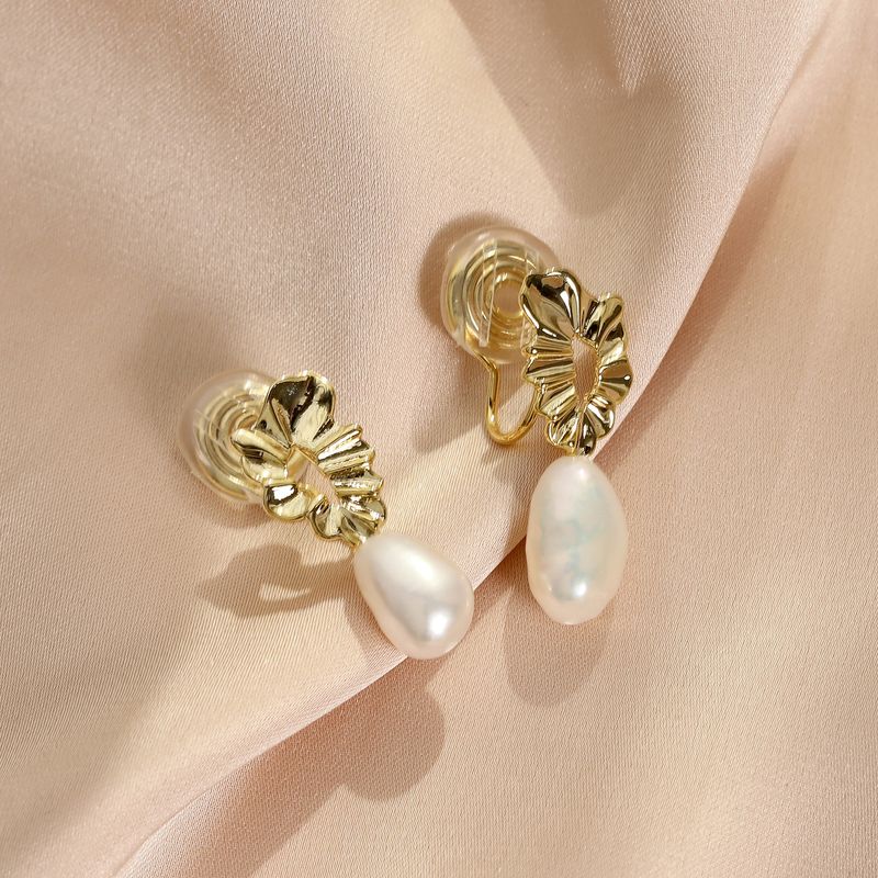 1 Pair IG Style Simple Style Pearl Inlay Copper 18K Gold Plated Drop Earrings Ear Cuffs