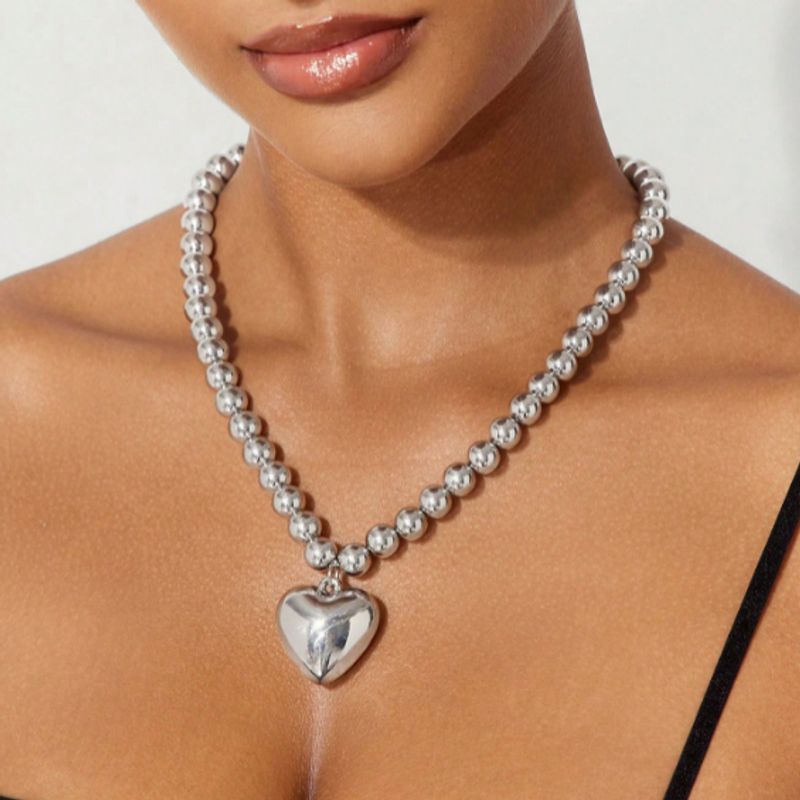 Simple Style Classic Style Heart Shape Alloy Beaded Chain Women's Pendant Necklace