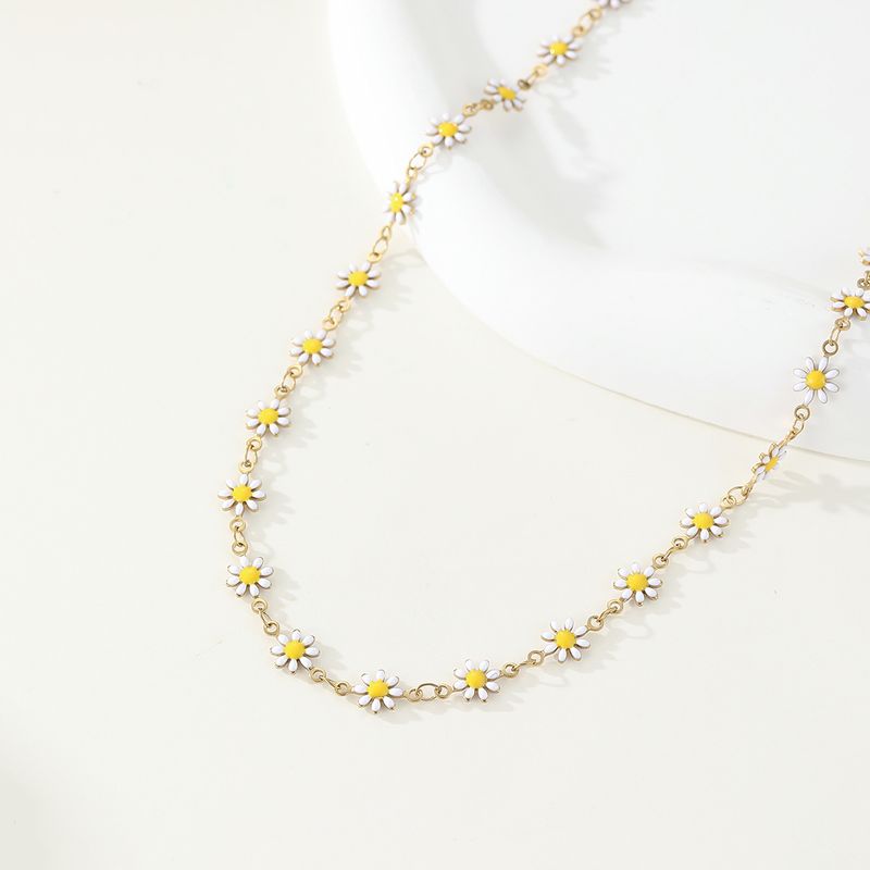 304 Stainless Steel 14K Gold Plated Simple Style Enamel Daisy Necklace