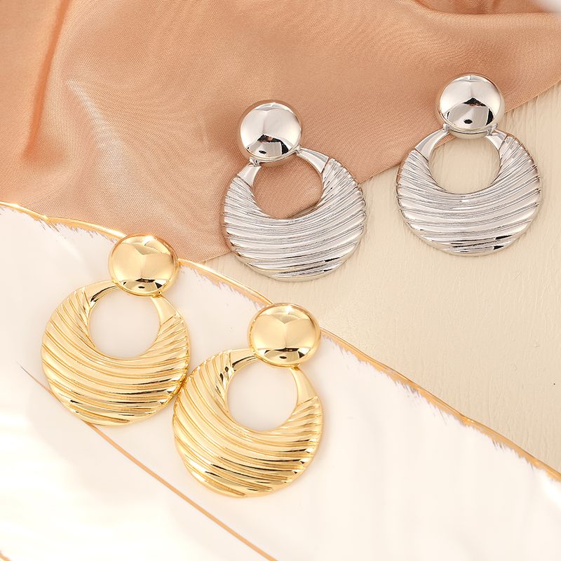 1 Pair Elegant Simple Style Geometric Asymmetrical Three-dimensional Copper K Gold Plated White Gold Plated Ear Studs