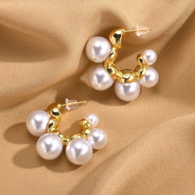 1 Pair Simple Style Classic Style Solid Color Plating Inlay Zinc Alloy Artificial Pearls 18K Gold Plated Ear Studs