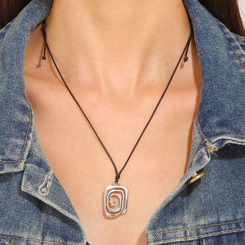Simple Style Streetwear Geometric Alloy Women's Pendant Necklace