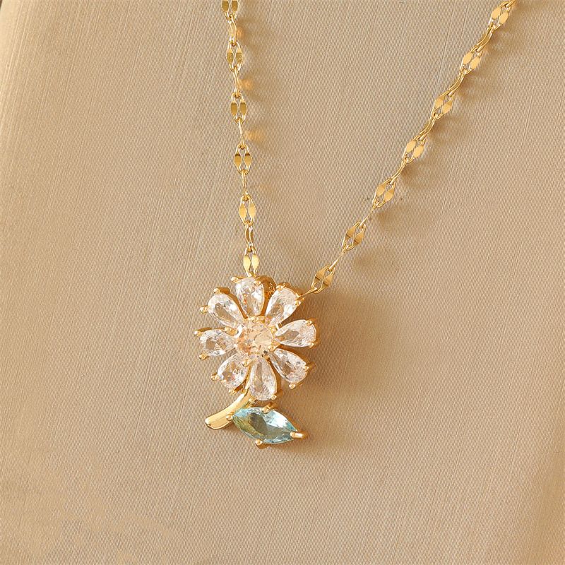 Stainless Steel Copper 18K Gold Plated Simple Style Plating Inlay Flower Zircon Pendant Necklace