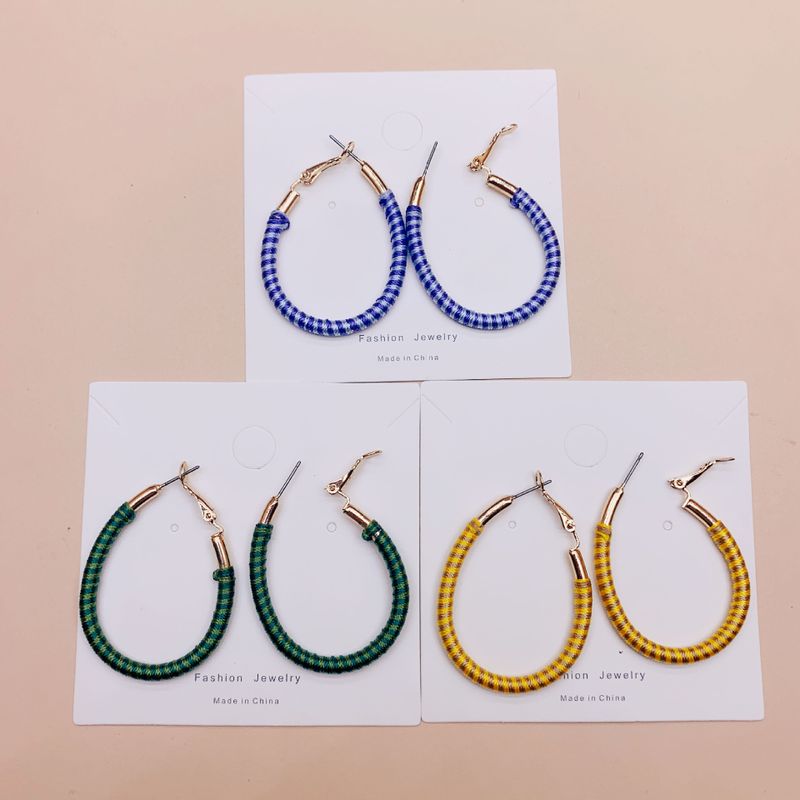 1 Pair Retro Geometric Solid Color Alloy Hoop Earrings