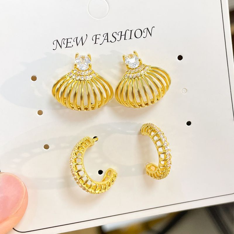 1 Pair Modern Style Shiny C Shape Lines Shell Plating Hollow Out Inlay Copper Zircon 18K Gold Plated Ear Studs