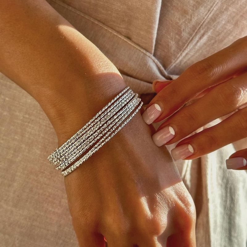 Elegant Lady Solid Color Alloy Plating Silver Plated Women's Bangle