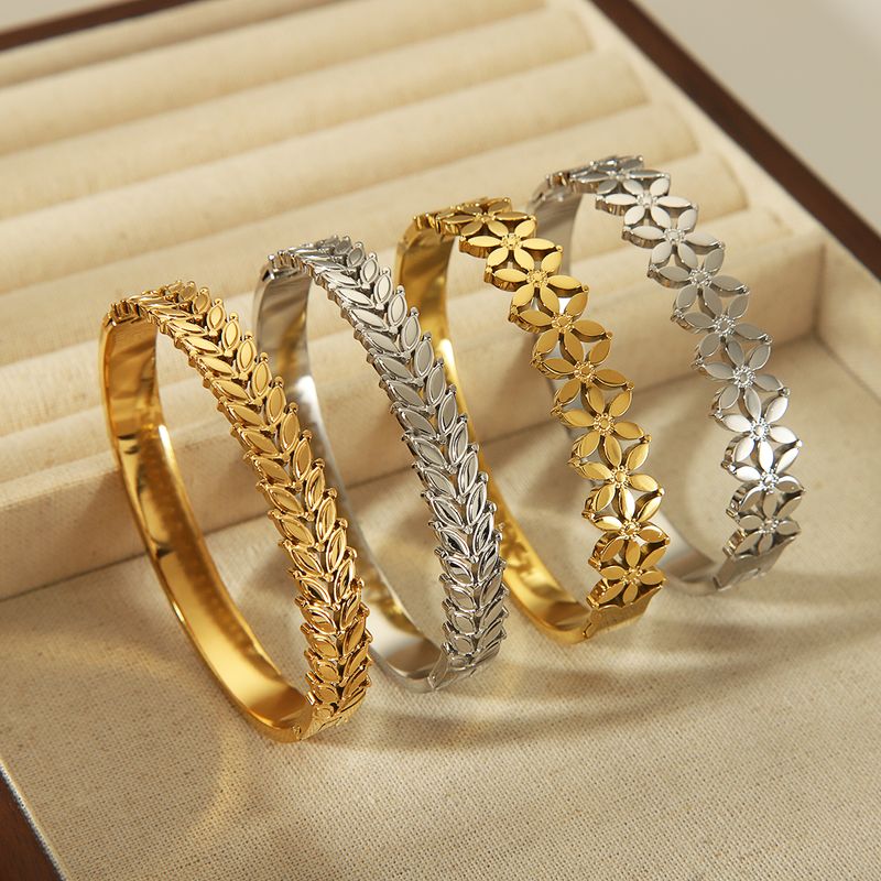304 Stainless Steel 18K Gold Plated Simple Style Commute Plating Leaf Petal Bangle