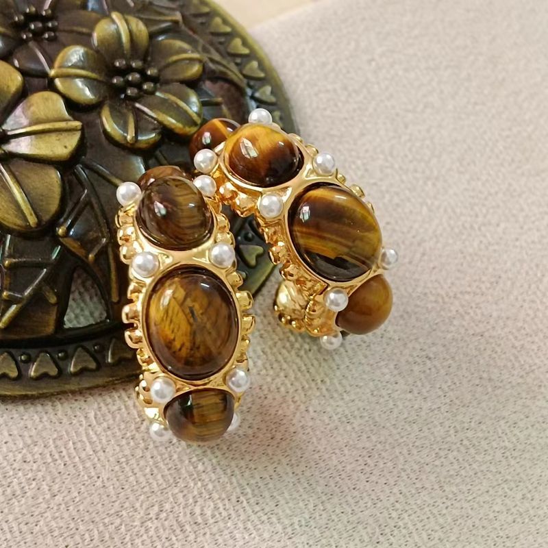 1 Pair Vintage Style Classic Style C Shape Plating Inlay 304 Stainless Steel Artificial Pearls Tiger Eye 18K Gold Plated Earrings