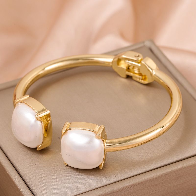 Basic Moderner Stil Klassischer Stil Geometrisch Legierung Inlay Künstliche Perlen Frau Armreif