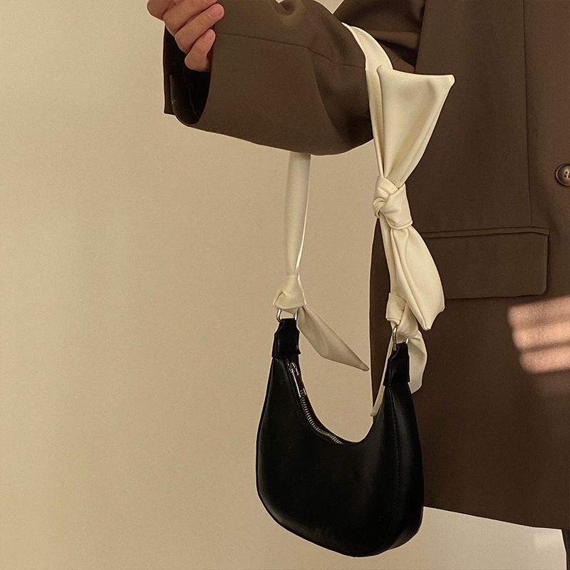 Women's Medium Pu Leather Solid Color Vintage Style Streetwear Dumpling Shape Zipper Underarm Bag
