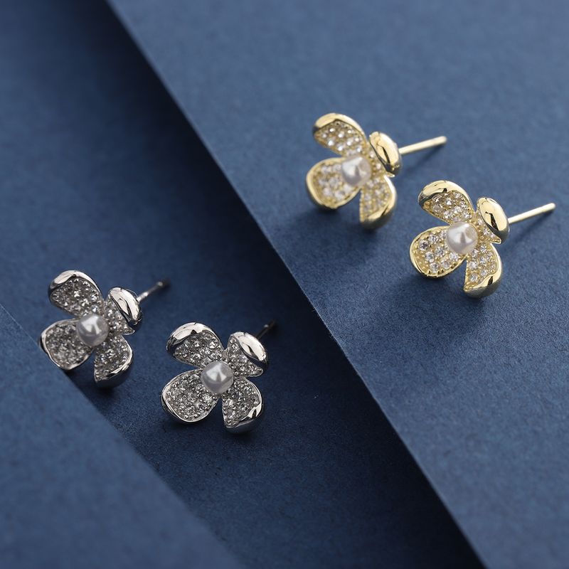 1 Pair Simple Style Classic Style Flower Plating Inlay Sterling Silver Artificial Pearls Zircon 14K Gold Plated Ear Studs