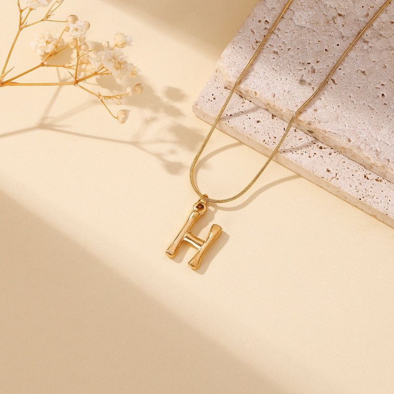 304 Stainless Steel 18K Gold Plated Simple Style Classic Style Commute Plating Letter Pendant Necklace