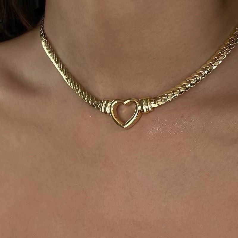 Acero Inoxidable 304 Chapados en oro de 18k Estilo Clásico Ropa De Calle Ahuecar Forma De Corazón Collar