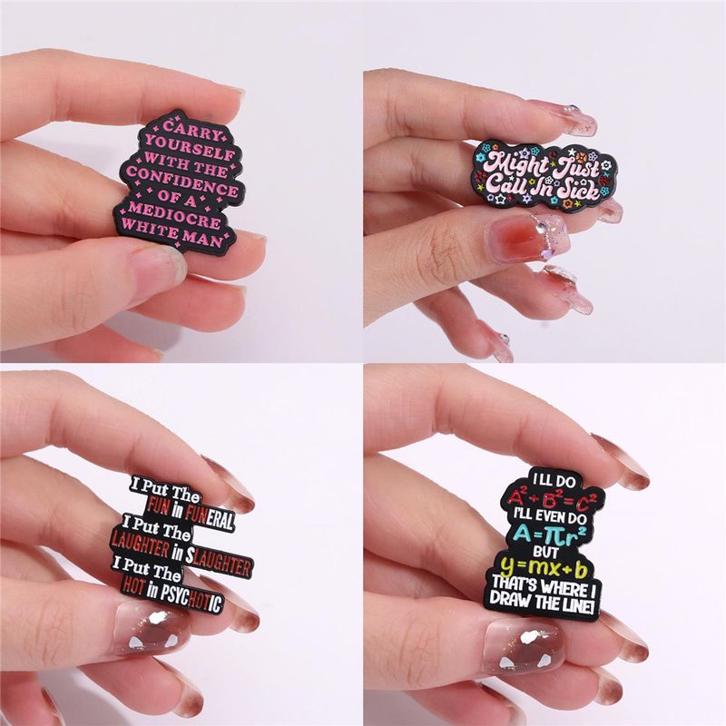 Style De Bande Dessinée Mignon Style Cow-boy Lettre Alliage Estampillage Vernis Au Four Placage Unisexe Broches