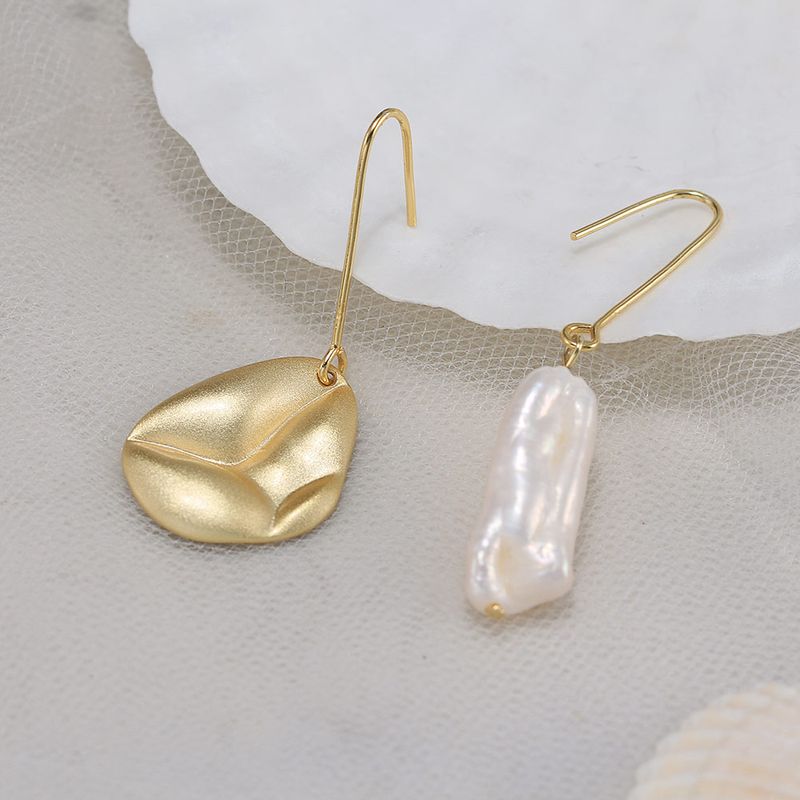 1 Pair Baroque Style Sweet Simple Style Irregular Asymmetrical Plating Freshwater Pearl Sterling Silver Drop Earrings