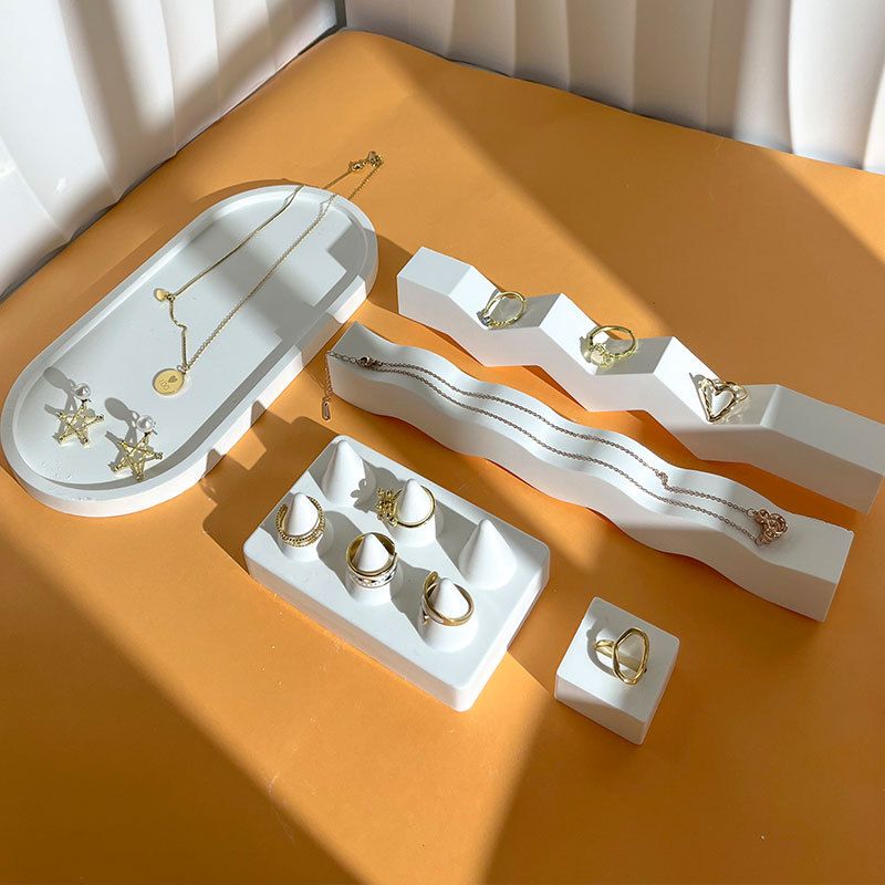 Elegant Nordic Style Geometric Solid Color Gypsum Jewelry Display