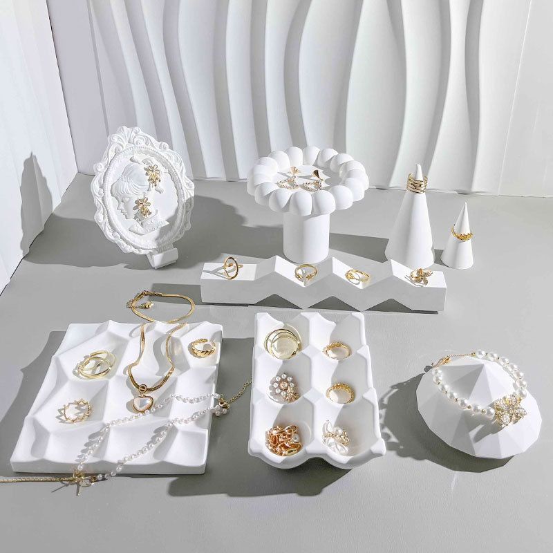 Elegant Nordic Style Irregular Geometric Gypsum Jewelry Display