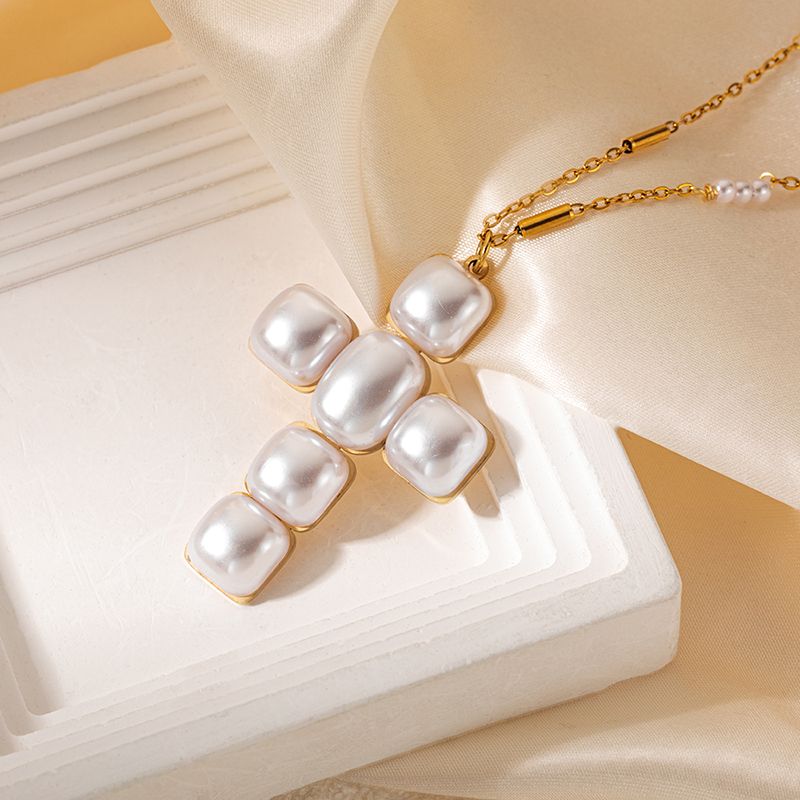 304 Stainless Steel Gold Plated Elegant Modern Style Plating Inlay Cross Pearl Pendant Necklace