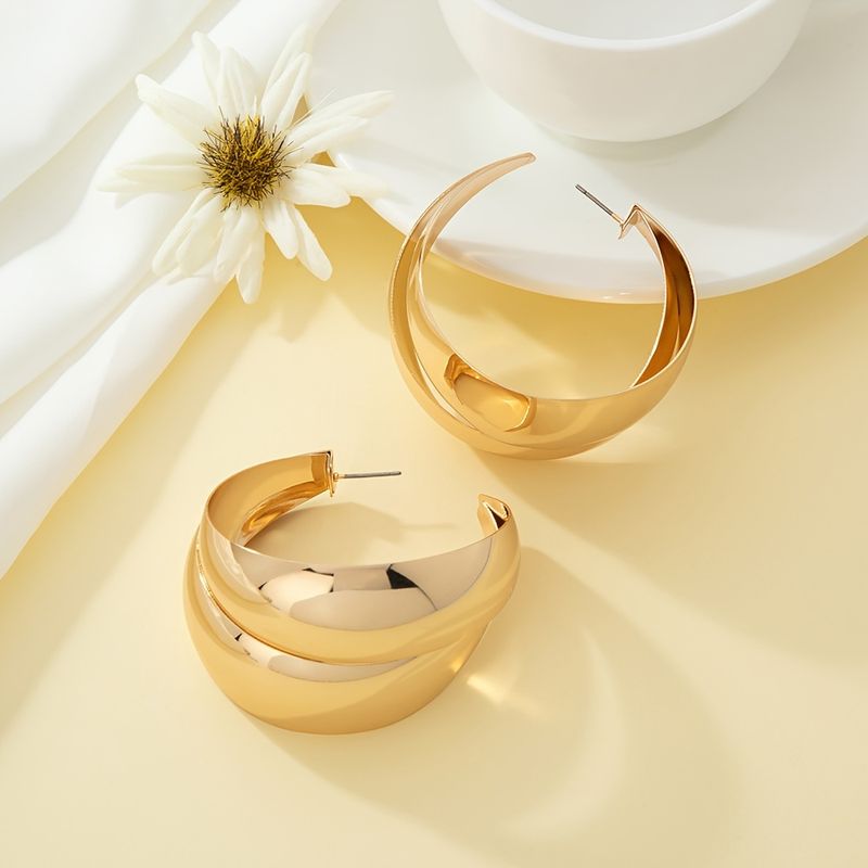 1 Pair Modern Style Sweet Classic Style C Shape Geometric Solid Color Alloy Gold Plated Hoop Earrings