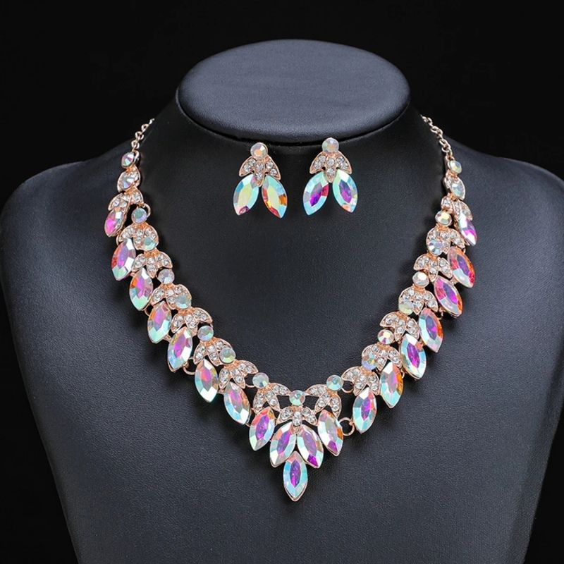 Elegante Lujoso Color Sólido Aleación Enchapado Embutido Aleación Cristal Diamantes De Imitación Chapado En Oro Mujeres Aretes Collar Conjunto De Joyas