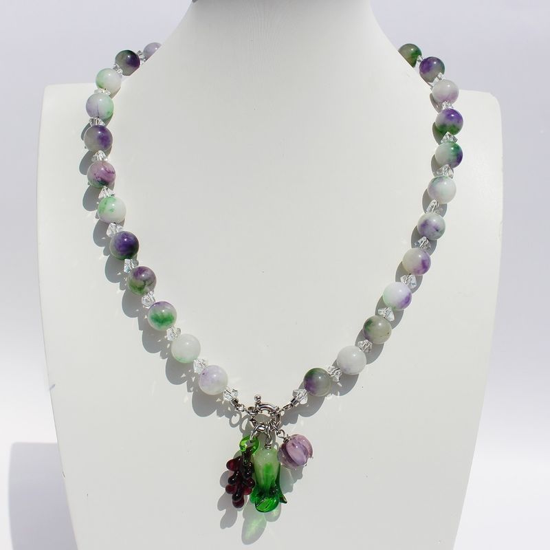 Ein Naturstein Glas Einfacher Stil Klassischer Stil Perlen Blatt Frucht Halskette Mit Anhänger