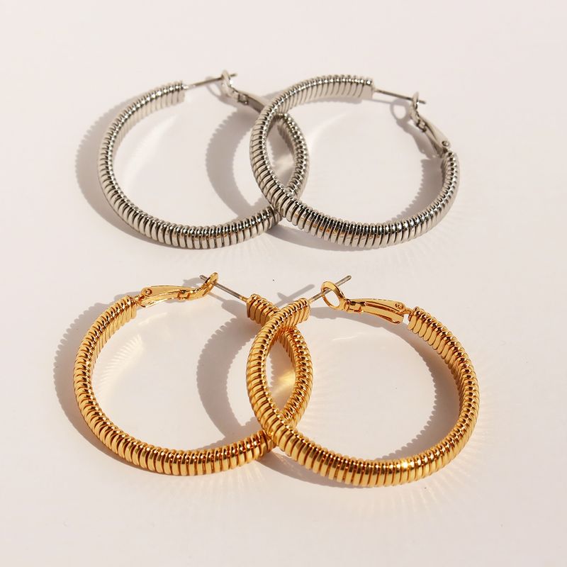 1 Paire Exagéré Style Simple Cercle Placage Laiton Plaqué Or 18K Des Boucles D'Oreilles