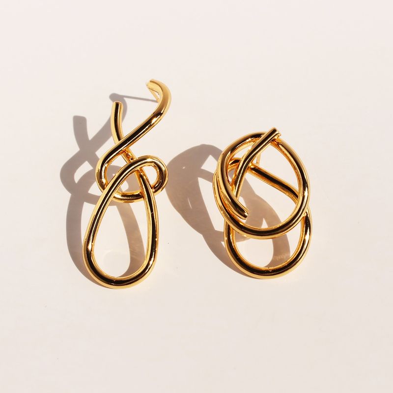 1 Pair Exaggerated Knot Asymmetrical Brass 18K Gold Plated Ear Studs