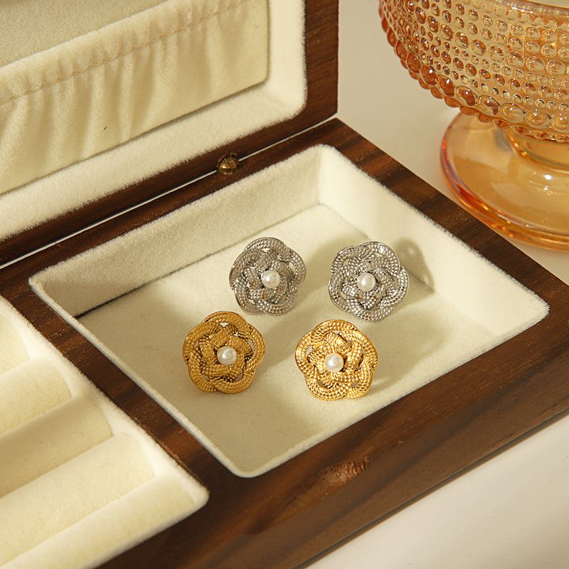 1 Pair Basic Vintage Style Commute Flower Plating Inlay 304 Stainless Steel Artificial Pearls 18K Gold Plated Ear Studs