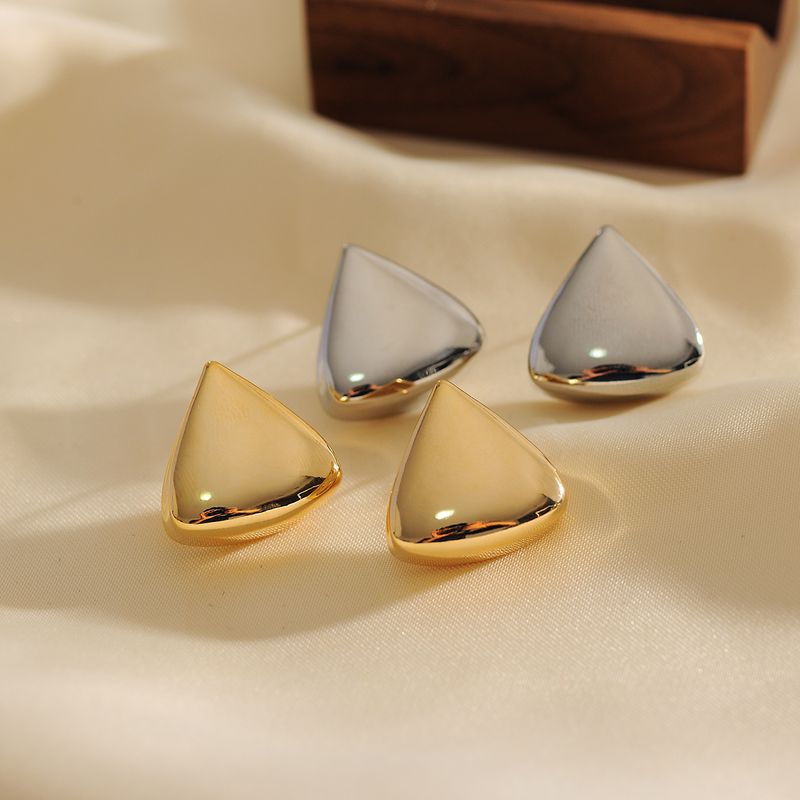 1 Pair Simple Style Triangle Polishing Copper 18K Gold Plated Ear Studs