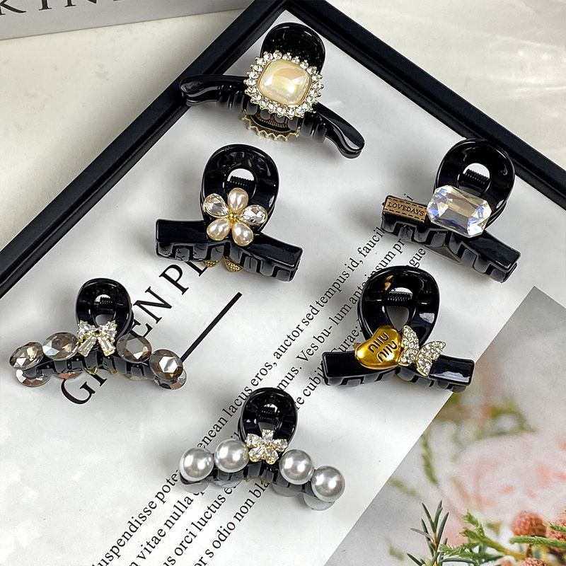 Women's Cute Sweet Simple Style Letter Flower Bow Knot Artificial Crystal Synthetic Resin Inlay Artificial Crystal Artificial Rhinestones Hair Clip