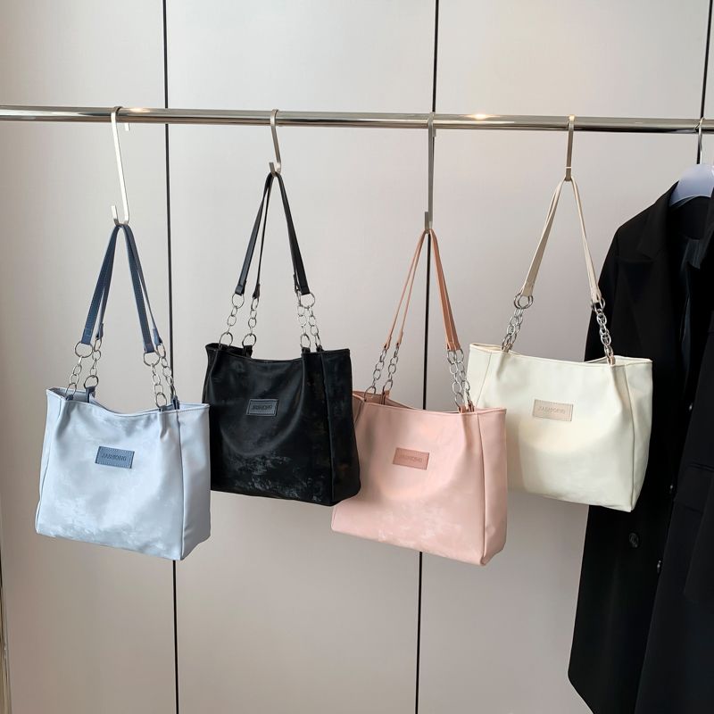 Women's Medium Pu Leather Solid Color Basic Classic Style Zipper Shoulder Bag