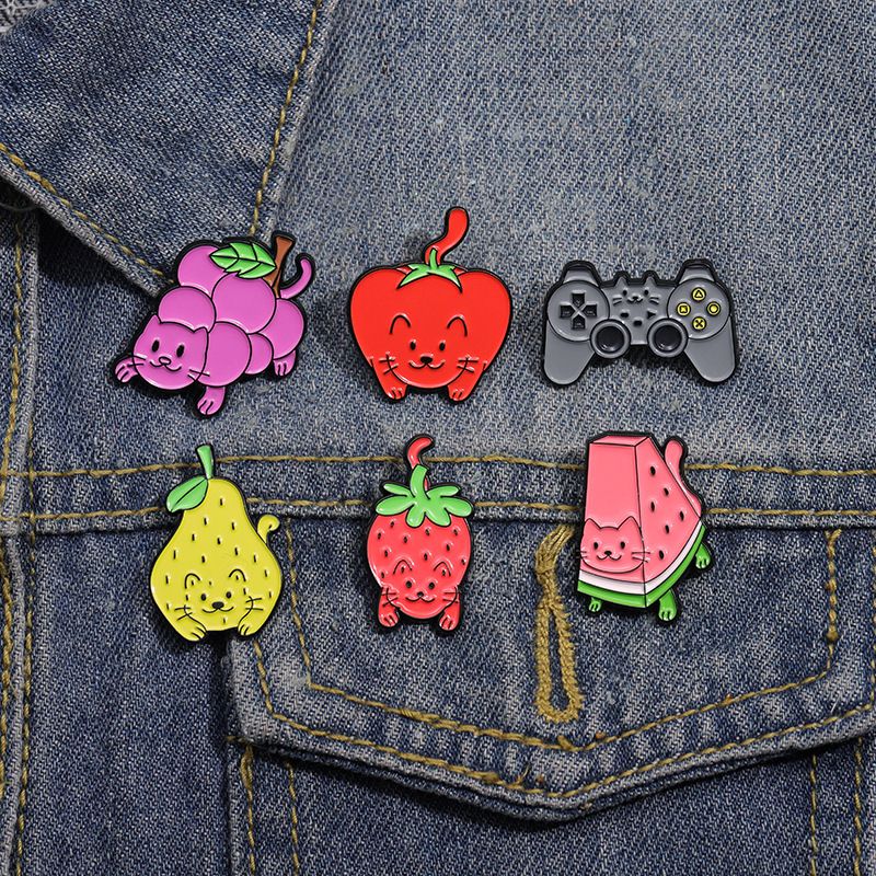 Estilo De Dibujos Animados Lindo Fruta Aleación Estampado Barniz De Estufa Mujeres Broches