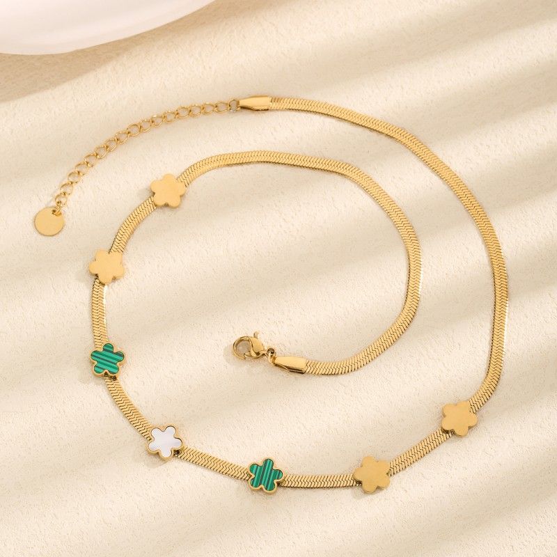 Titanium Steel 18K Gold Plated Basic Modern Style Classic Style Inlay Flower Acrylic Necklace