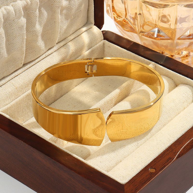304 Stainless Steel 18K Gold Plated Basic Modern Style Classic Style Plating Solid Color Bangle