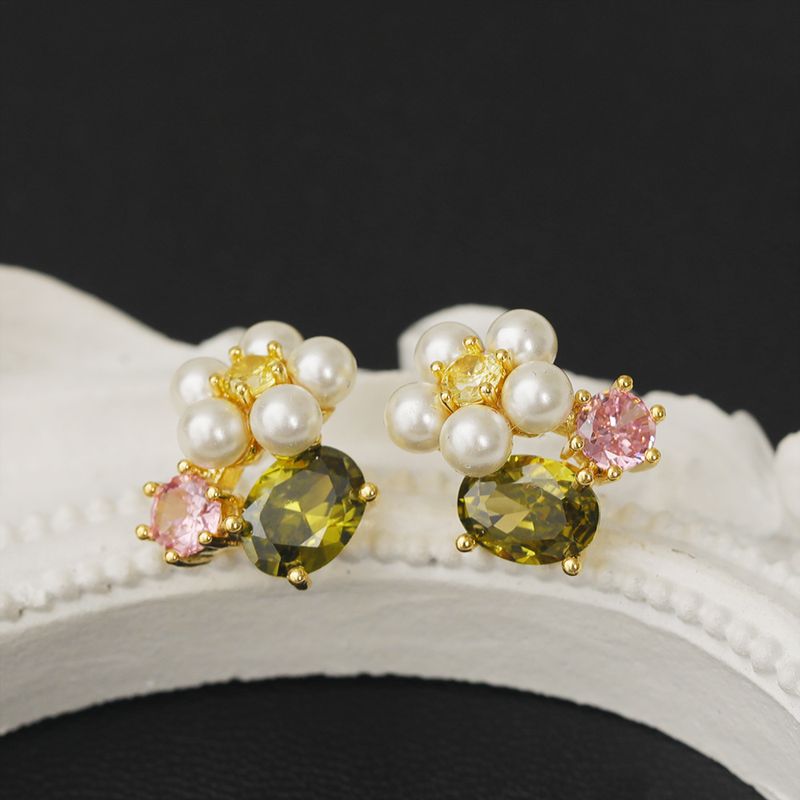 1 Pair Cute Pastoral Flower Plating Inlay Copper Imitation Pearl Rhinestones 18K Gold Plated Ear Studs