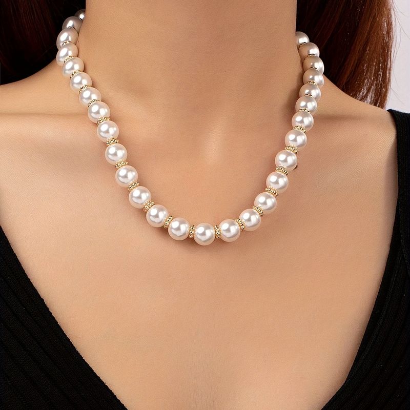 IG Style Elegant Round Arylic Beaded Women's Necklace