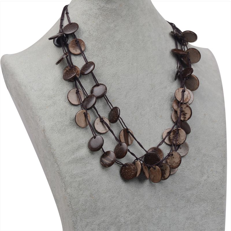 Casual Sweet Solid Color Solid Color Cloth Coconut Shell Charcoal Women's Pendant Necklace