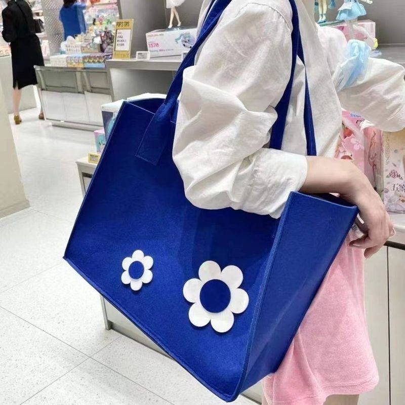 Women's Medium Felt Flower Cute Open Tote Bag