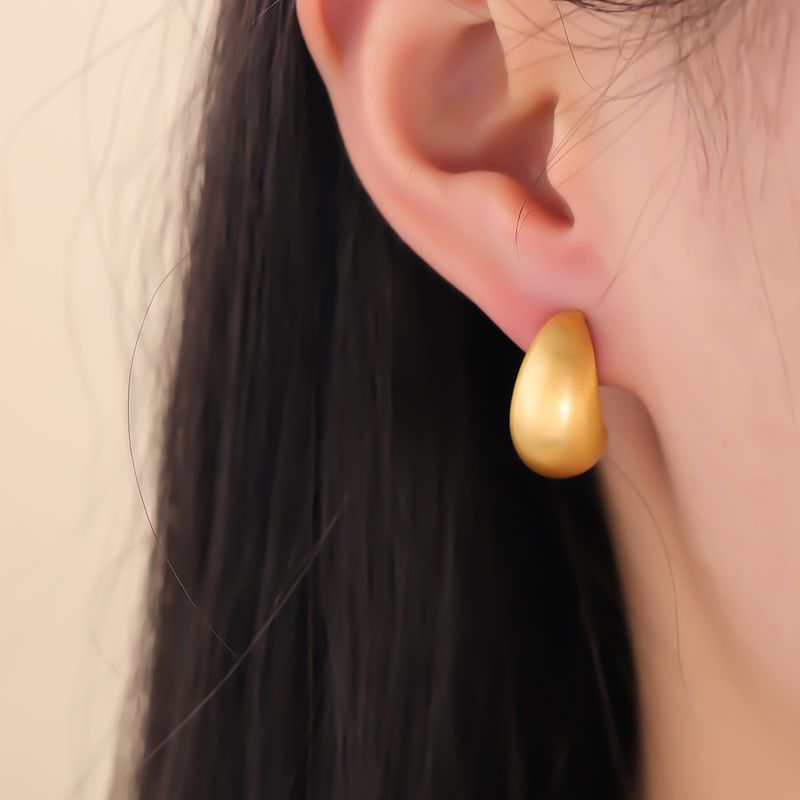 1 Pair Elegant Simple Style Solid Color Plating Copper 18K Gold Plated Ear Studs