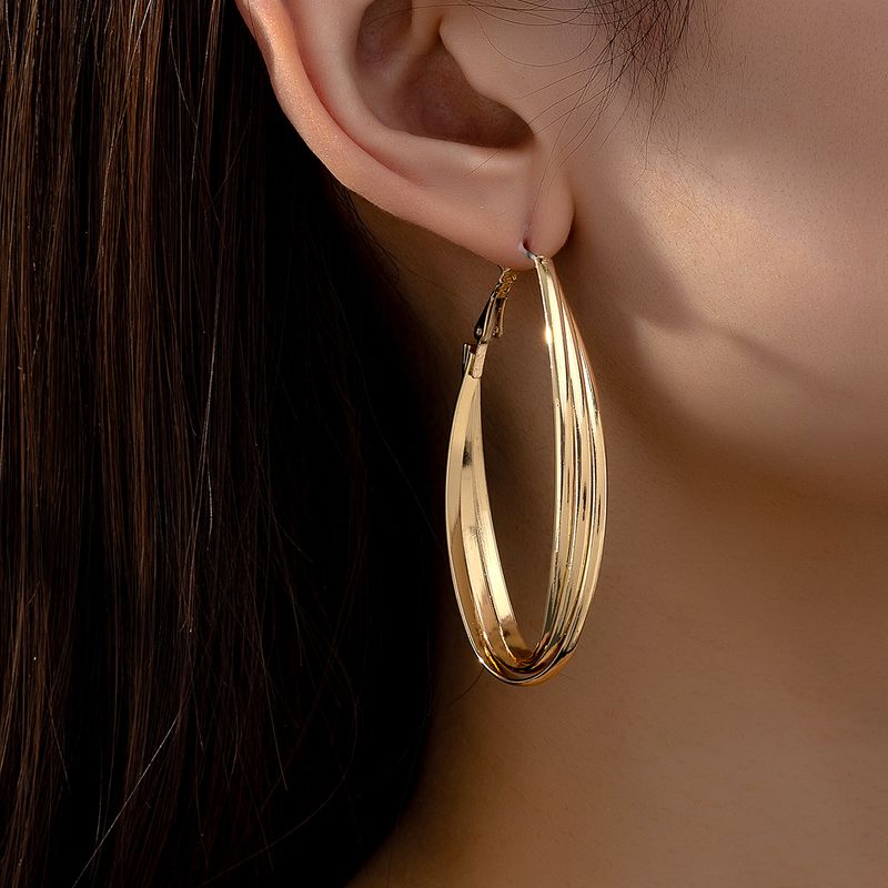 1 Paar Basic Moderner Stil Klassischer Stil Oval Einfarbig Eisen Reif Ohrringe