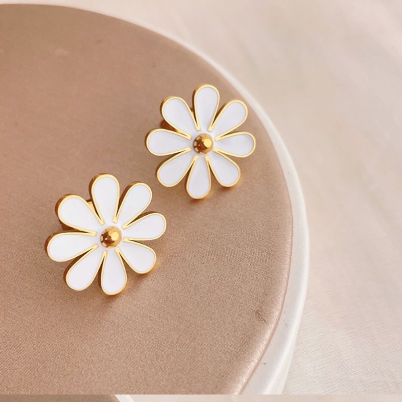 1 Par Estilo Simple Estilo Clásico Flor Acero Inoxidable 304 Acero Titanio Chapados en oro de 18k Pendientes