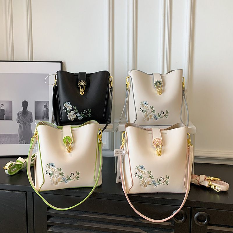 Women's Medium Pu Leather Flower Elegant Vintage Style Square Lock Clasp Bucket Bag