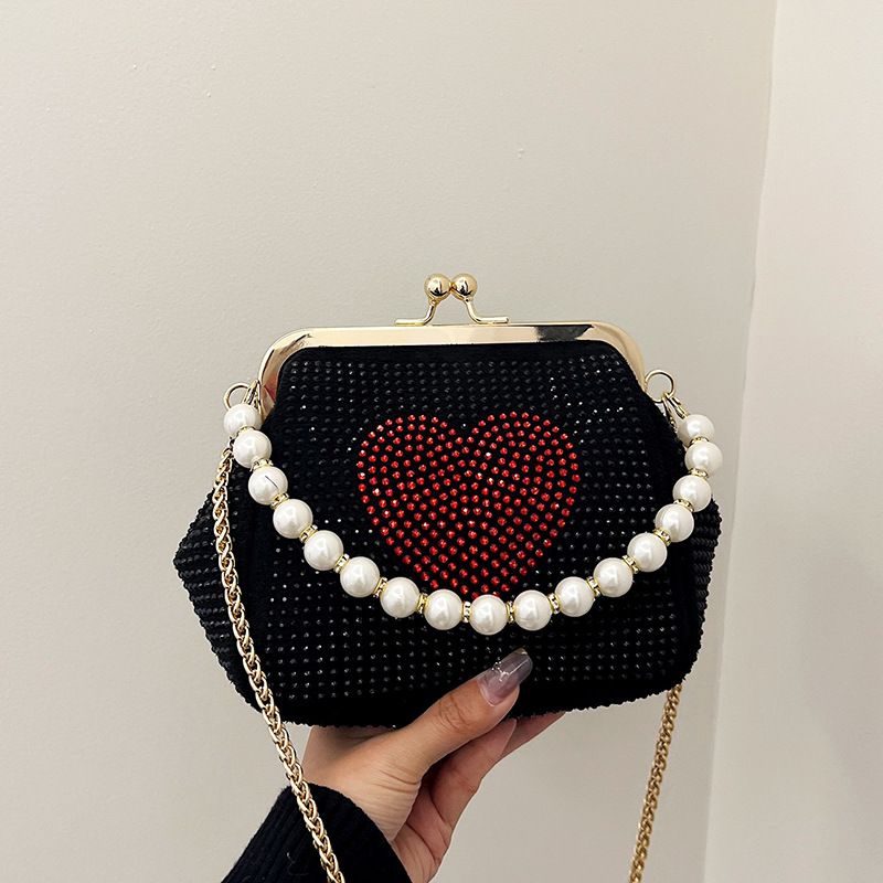 Frau Klein Pu-Leder Herzform Elegant Vintage-Stil Perlen Verschlussrahmen Kuppeltasche