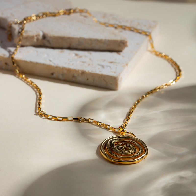 Edelstahl 304 18 Karat Vergoldet IG-Stil Basic Klassischer Stil Spiral- Halskette Mit Anhänger