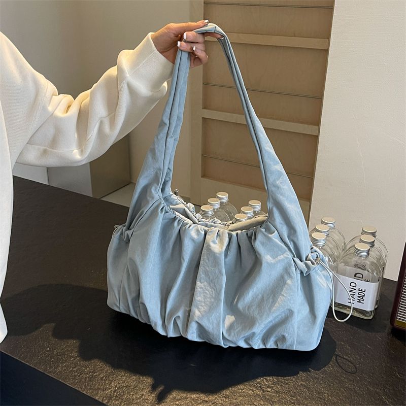 Femmes Moyen Chiffon Couleur Unie Vêtement De Rue Carré Fermeture Éclair Sac Sous Les Bras