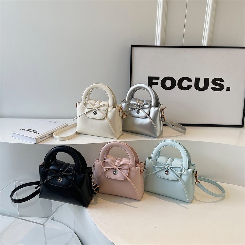 Women's Small Pu Leather Solid Color Vintage Style Classic Style Bowknot Square Flip Cover Crossbody Bag