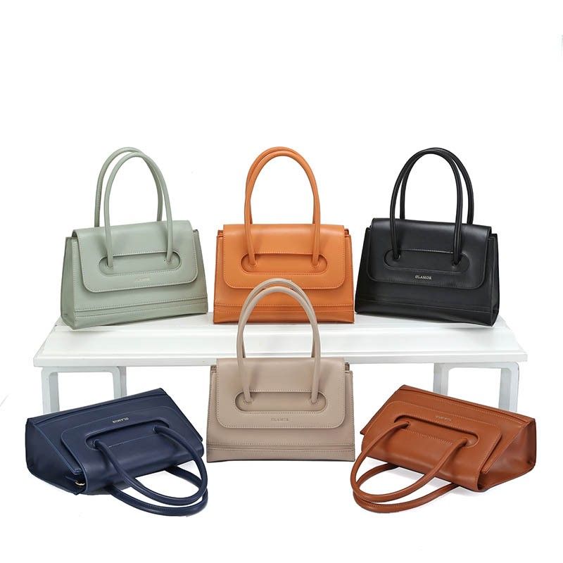 Women's Medium Pu Leather Solid Color Elegant Classic Style Zipper Shoulder Bag